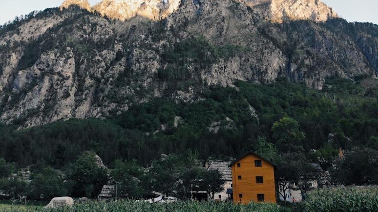 Guesthouse Mehmeti Валбона Экстерьер фото