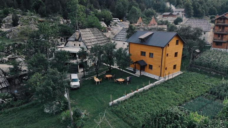 Guesthouse Mehmeti Валбона Экстерьер фото